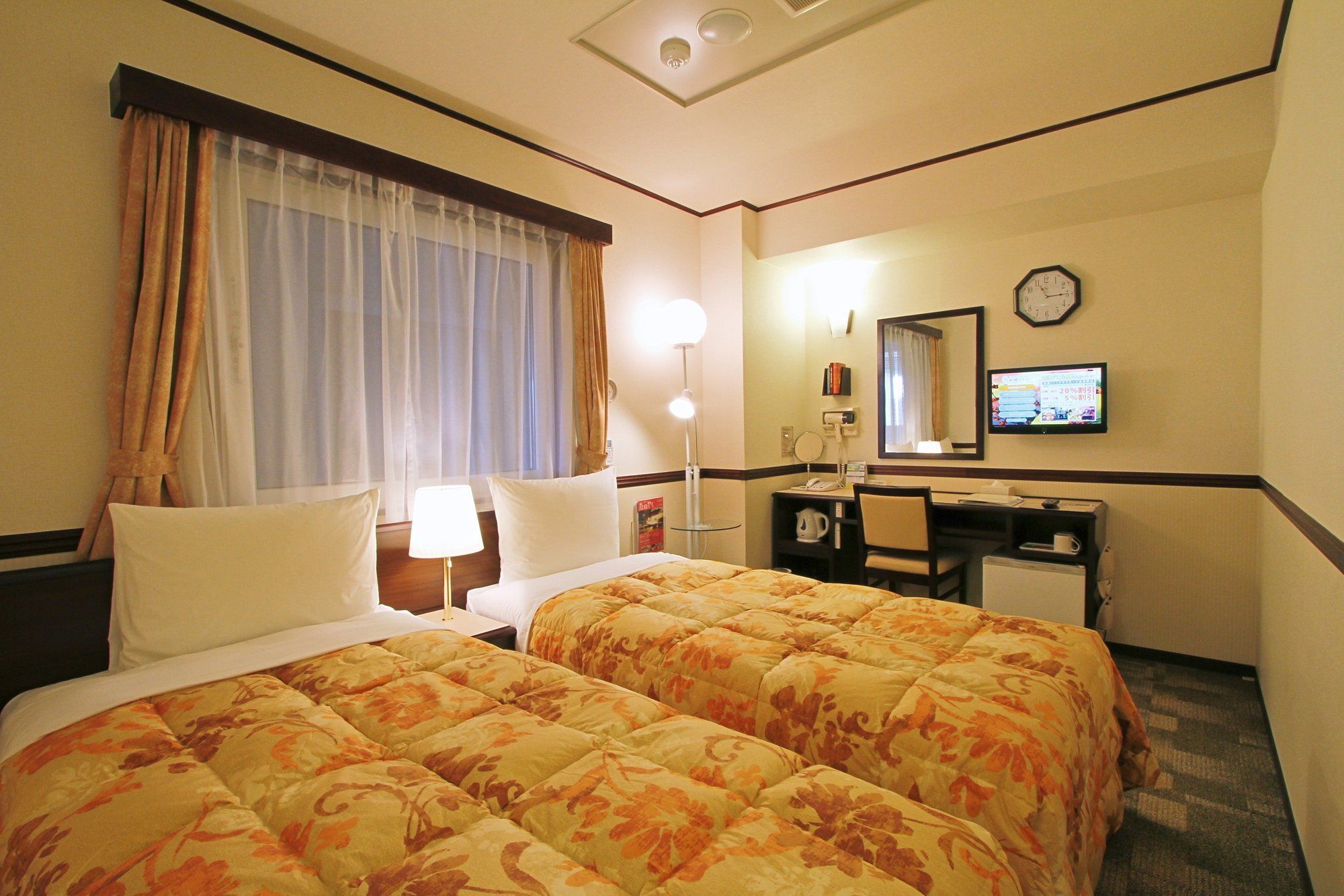 Toyoko Inn Tokyo Shinagawa-Eki Takanawa-Guchi Exterior foto